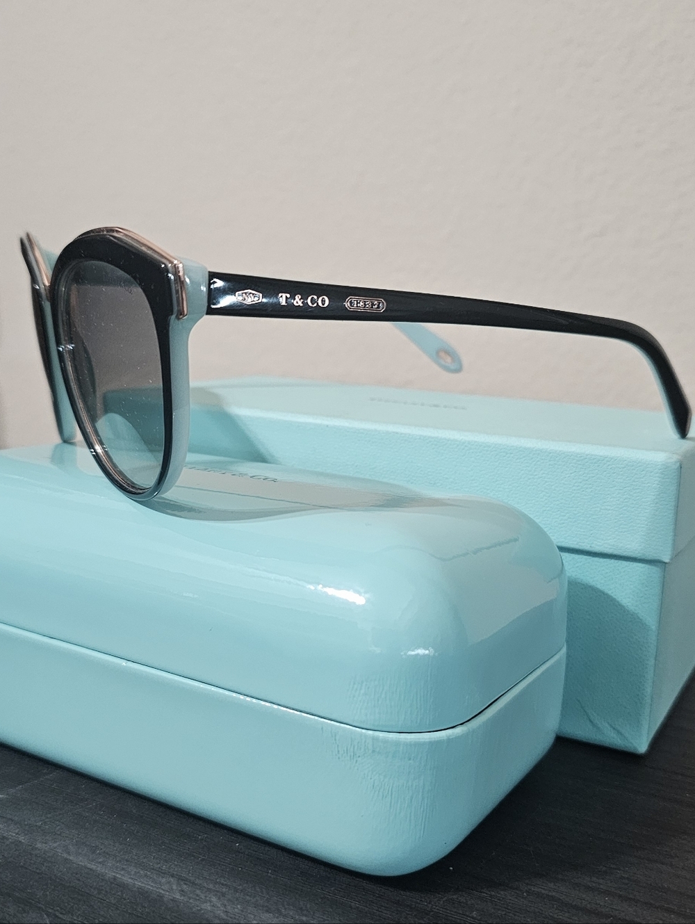 Tiffany & Co Oversized Cat Eye Sunglasses Black w/ Case Box Receipt Authentic - Picture 4 of 6